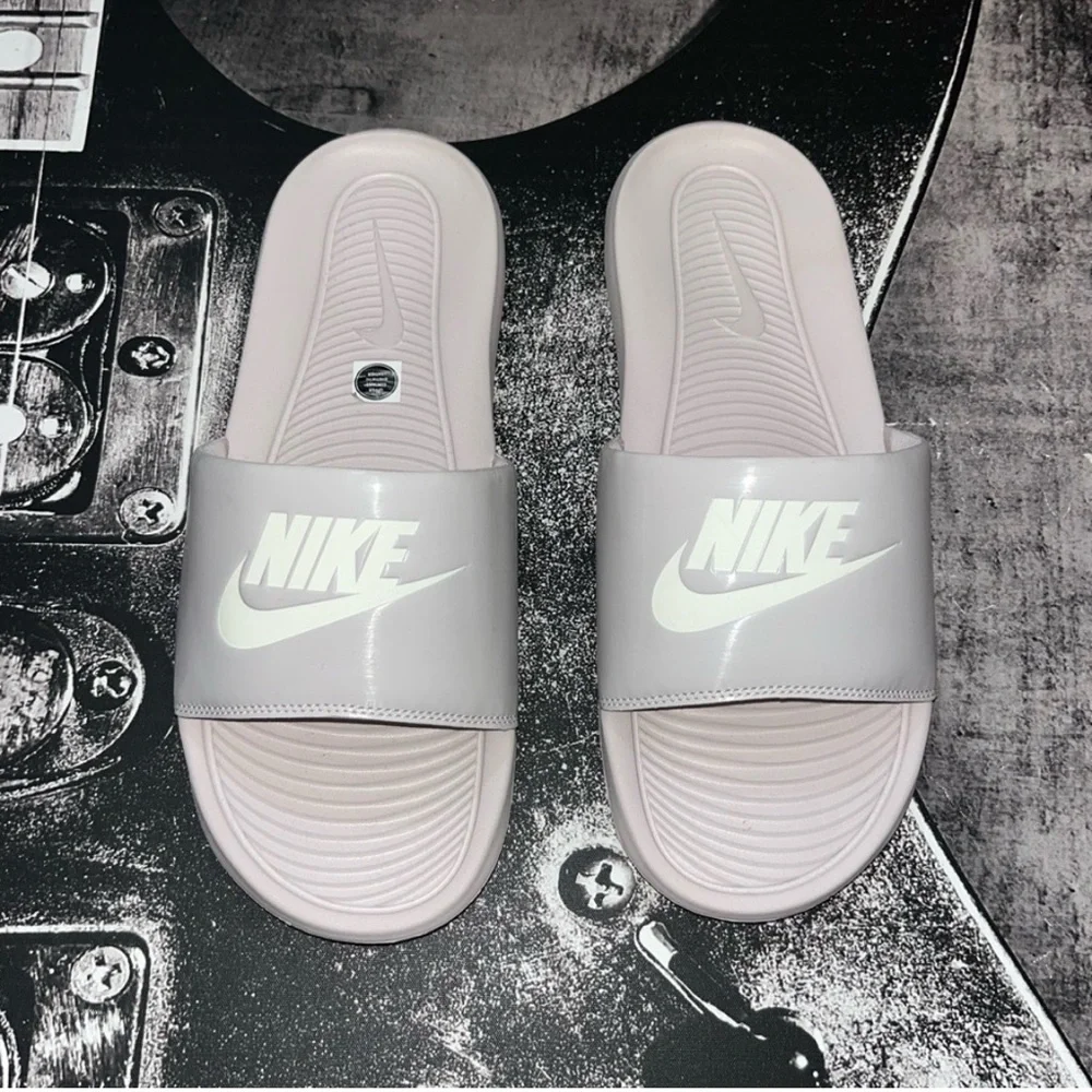 NEW Nike Slides - Picture 7 of 12